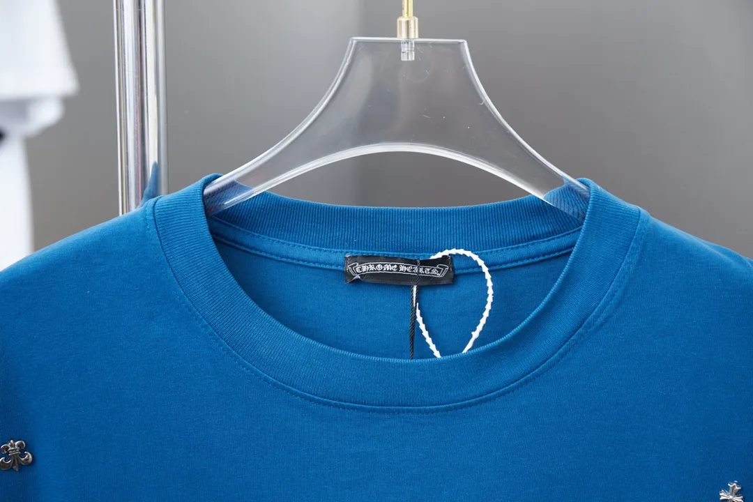 🅿️240 Chrome Hearte 25SS early spring new style Chrome Hearte short-sleeved hardware, light luxury, essential item for daily commuting for men and women, correct version, welcome to compare, detailed features · 280g 100% pure cotton double yarn jersey fabric · Custom dyeing in the same vat, special thickened 32 pieces double-strand 1X1 thread · Artificial hand arrangement of hardware positions + high temperature hot pressing. Ready-made garments are dyed. Then do the faded fried snowflake process, then wash with water to make it look old. General washing to improve the effect · Double-needle stitching across seams · Original main mark, washed tag, branded moisture-proof paper packaging Color: black/pink/blue Size: S/M/L/XL